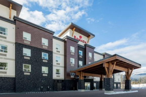 Отель Ramada by Wyndham Revelstoke  Ревелсток